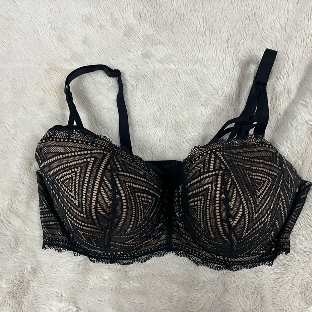 Adore Me Black Geometric Lace Bra